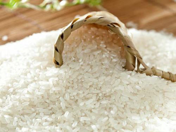 米袋子保質期不可信，五常大米口感好，還得現磨現發